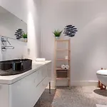 Hall Vi By Aston Apartamento